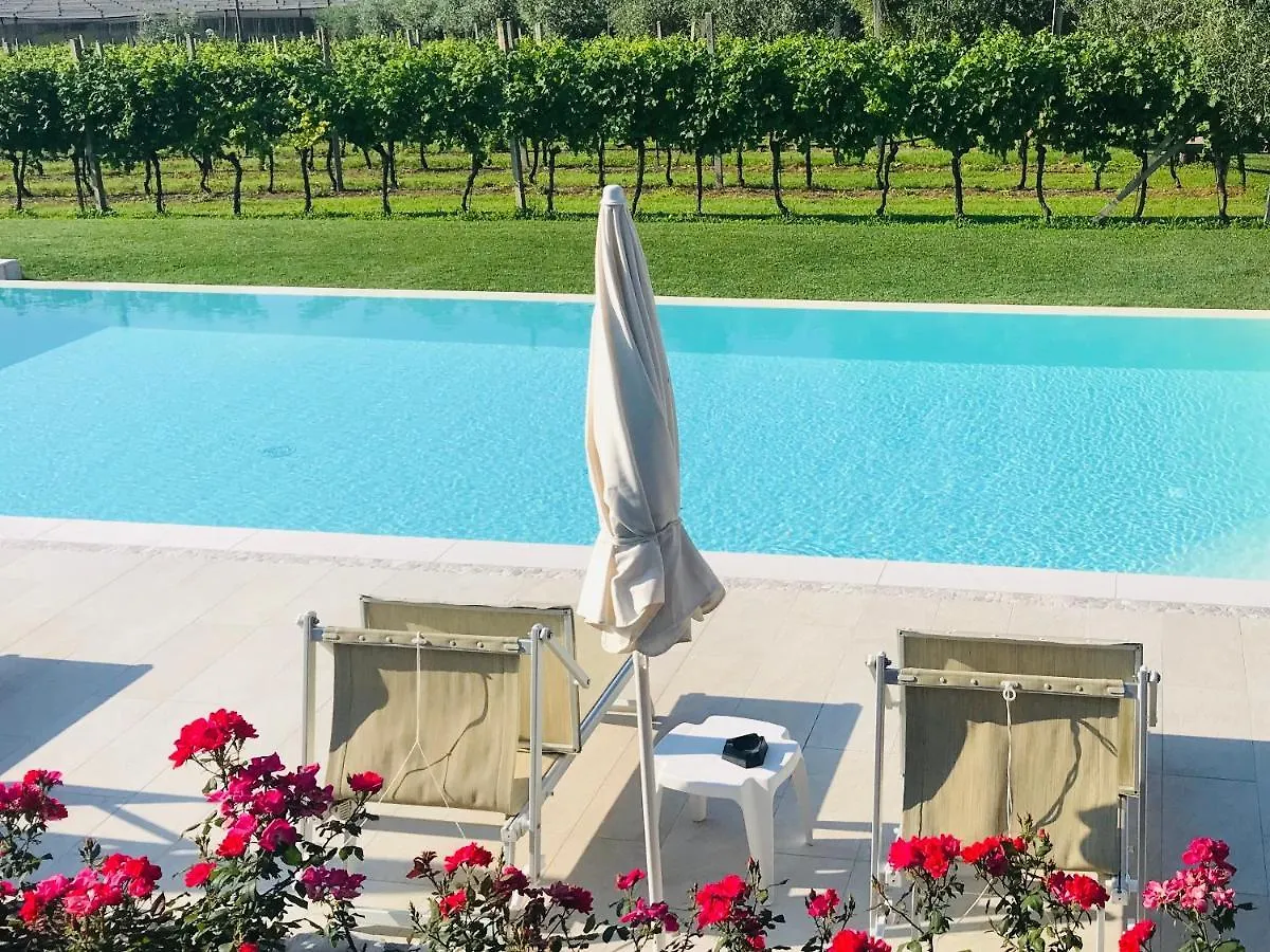 Residenza Eden Pension Colà Landhuis