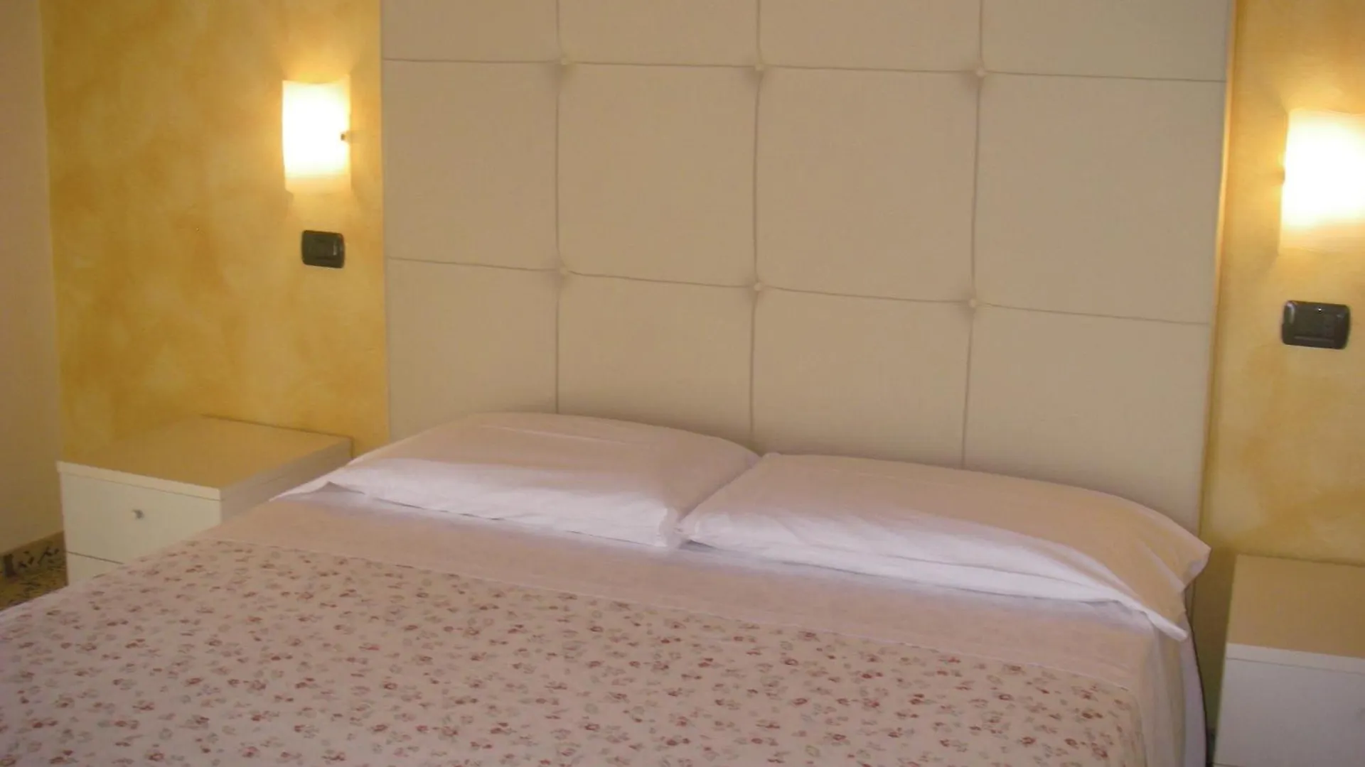 Residenza Eden Pensionat Colà Landsted